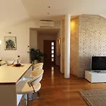 Ema Near Διαμέρισμα
