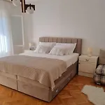 Ema Near Μακάρσκα