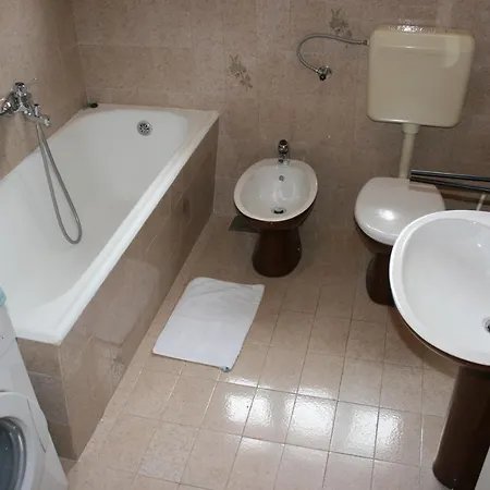 Apartament Ema Near