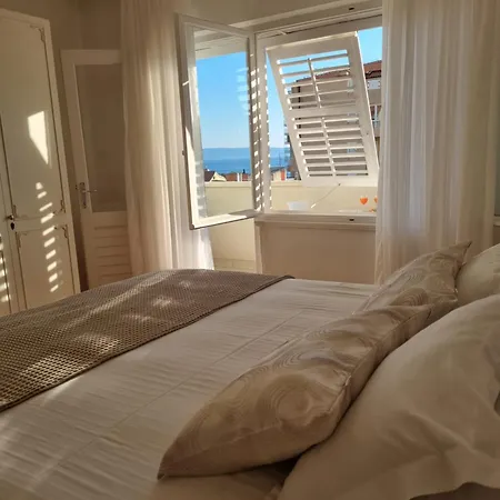 Ema Near Apartament Makarska