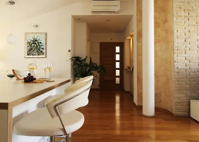 Ema Near Appartement Makarska